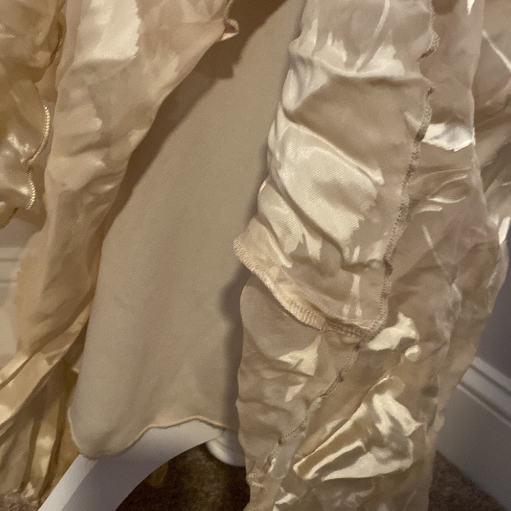 Mother of the bride 2 piece gown. Size 8. Worn 1 time. Excellent condition. - Picture 9 of 11
